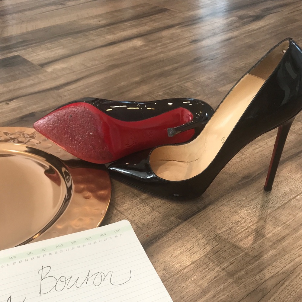 SOLD Christian Louboutin Pigalle in blk patent 39 - Picture 2 of 4